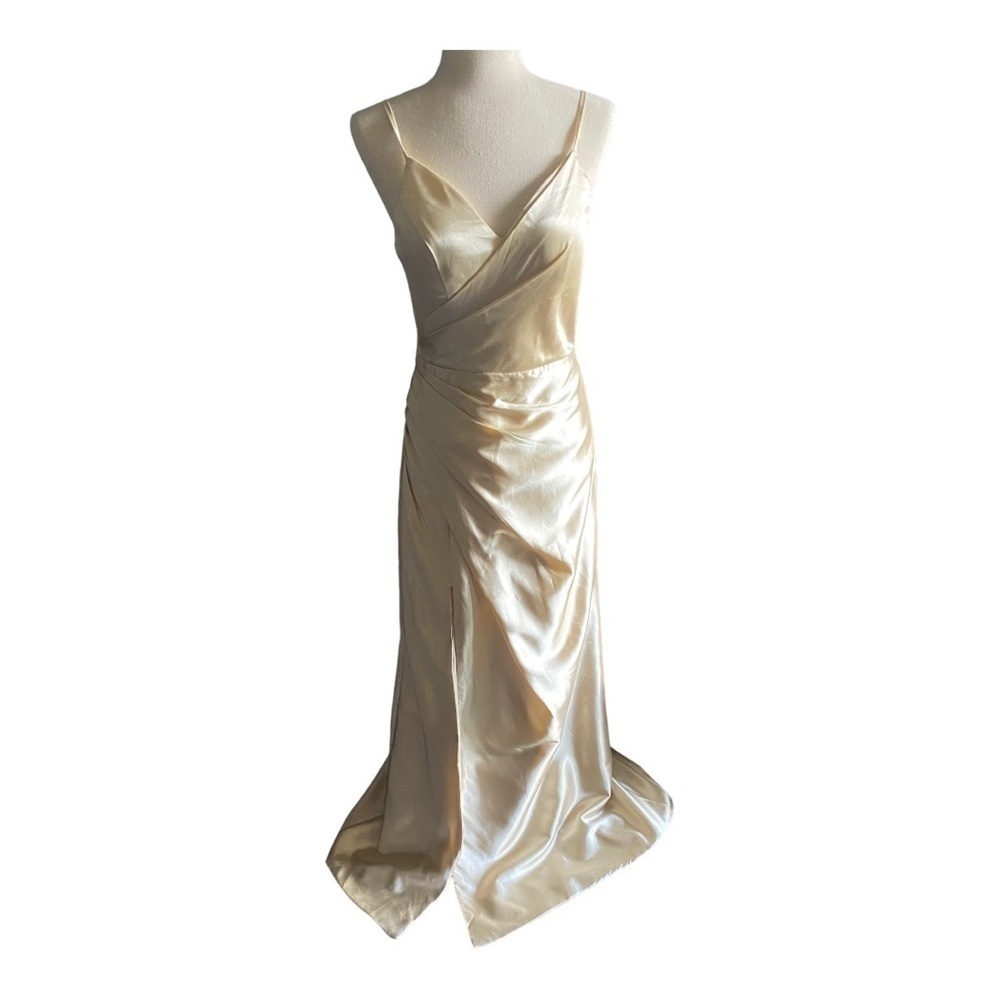 TS COUTURE-SATIN FEEL CREAM COLOR GOWN-SIZE SMALL